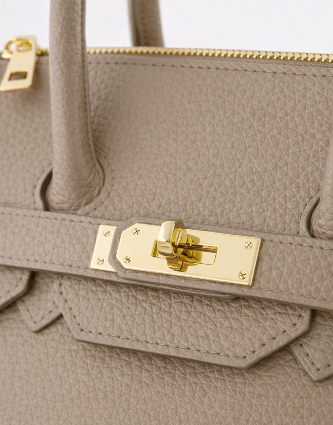 Kelly | Mid-Size Crossbody Bag with Gold Details